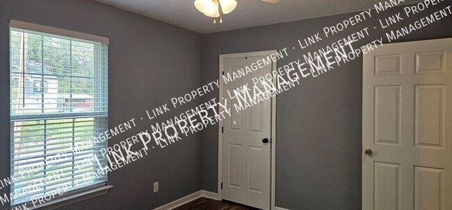 Foto del edificio - 140 S Elmwood St