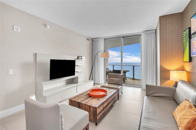 Building Photo - 4111 S Ocean Dr