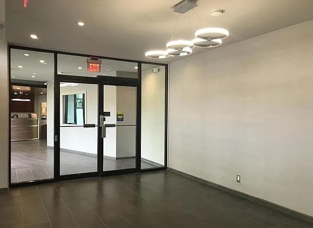 Foto del edificio - 5300 Columbia Pike