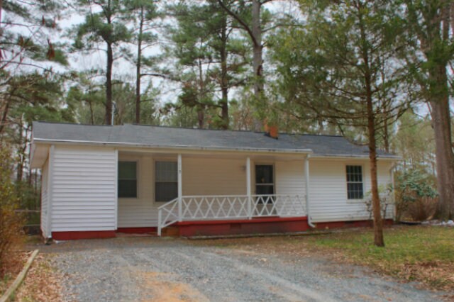 Building Photo - Charming 3 bedroom cottage near Duke Unive...