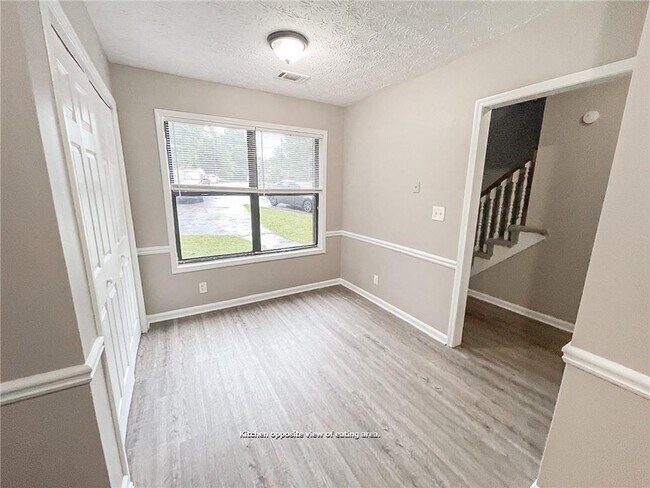 Building Photo - 774 Yorkshire Ln NW