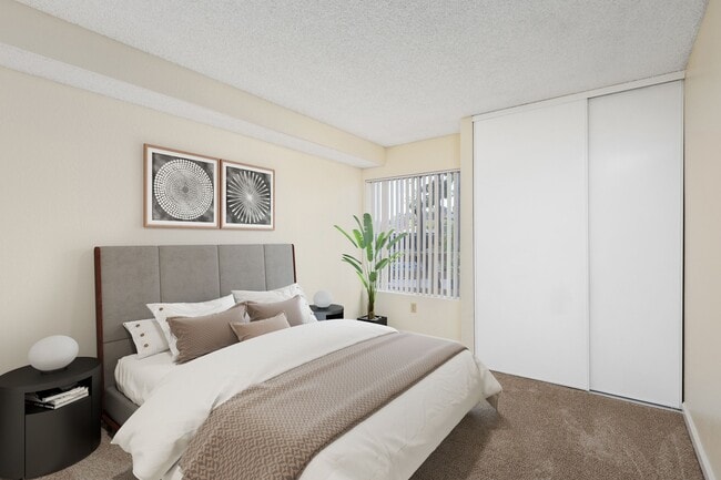 Building Photo - Sommerset - UP TO $2775 OFF!*