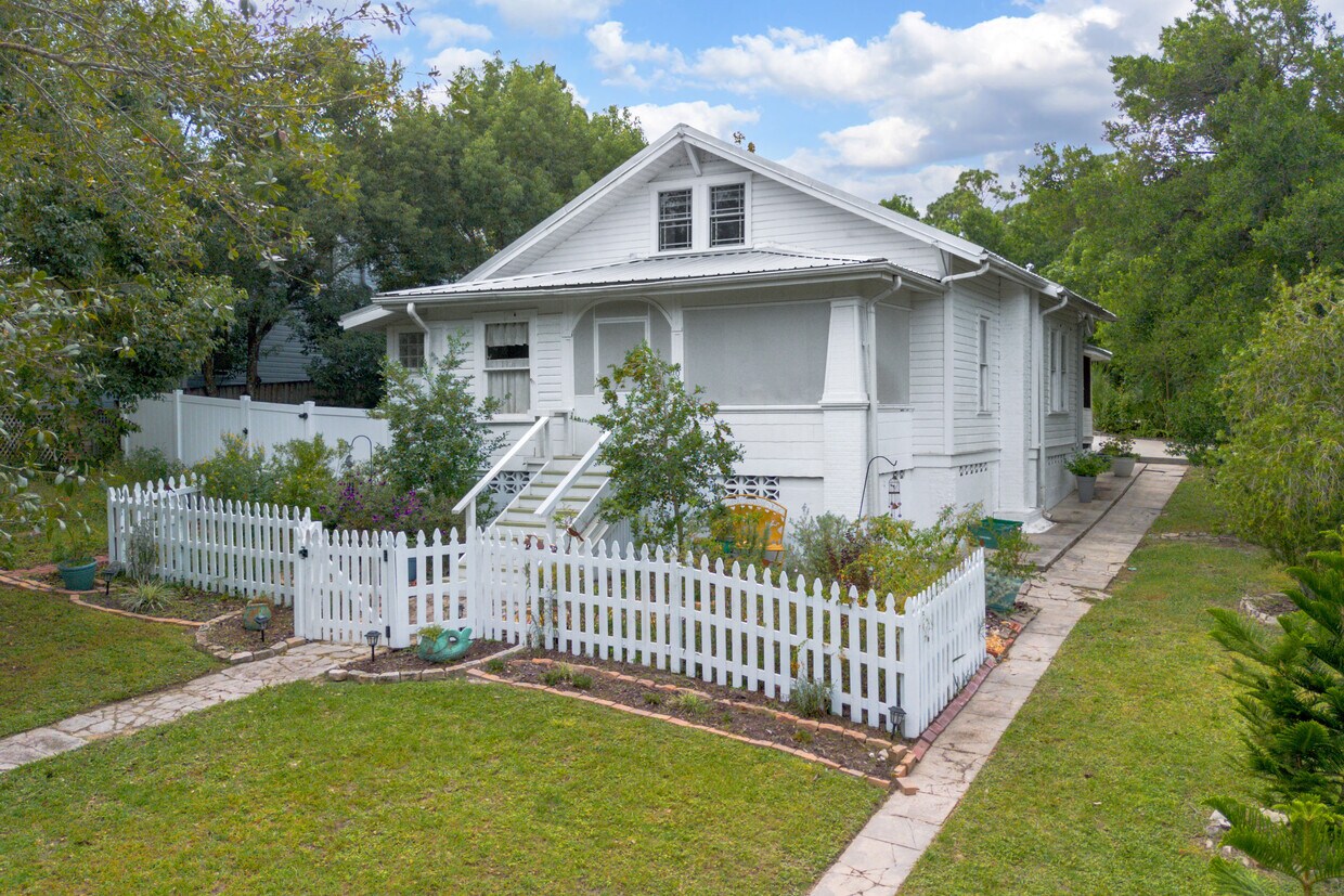Foto principal - 1056 Stevens St