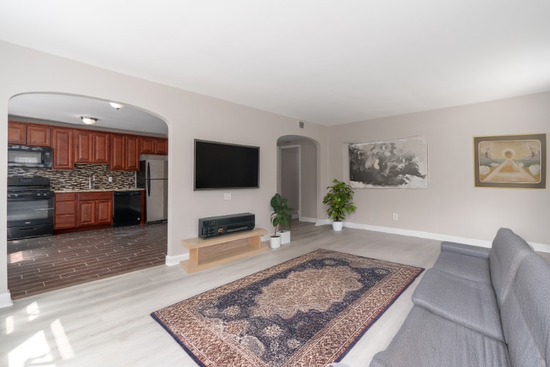 Photo - 4991 Parkside Ave N