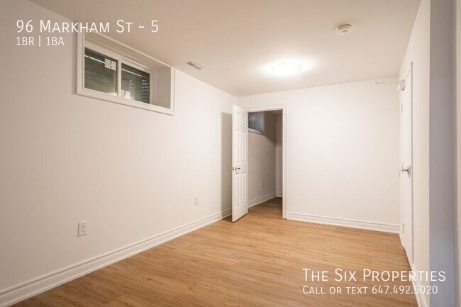 Photo du bâtiment - Newly Renovated Spacious 1 Bedroom Apartment - Trinity Bellwoods