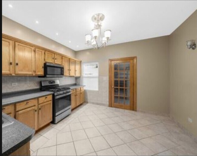 Foto del edificio - 5143 N Kildare Ave