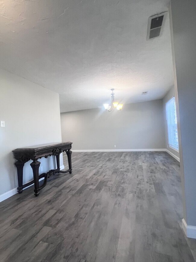 Foto del edificio - Fully Renovated 4 Bed / 2 Bath Home for Rent – South County (63125)