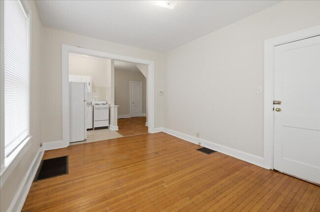 Foto del edificio - 5334 E Washington St