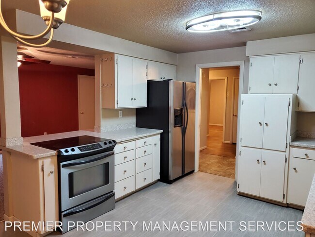 Foto del edificio - 3 br, 2 bath House - 1062 Waite