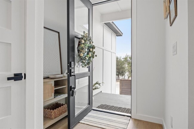 Building Photo - 22 Creekside Dr