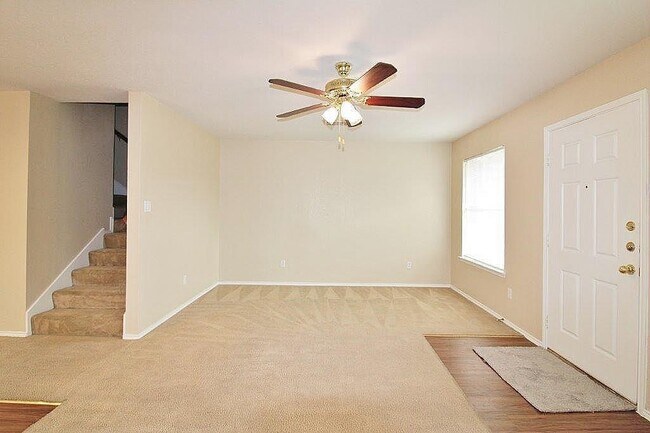 Building Photo - 1043 Cheddar Ct
