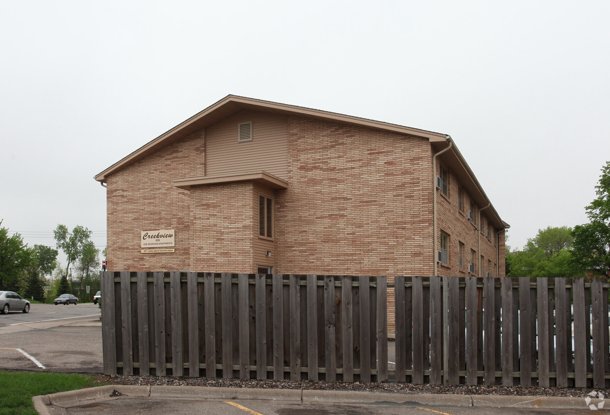 Building Photo - Creekview Apartments