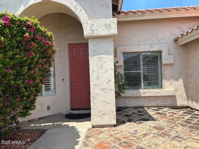 Building Photo - 5842 W Columbine Dr