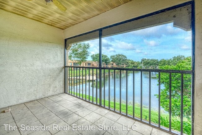 Building Photo - 10190 Seminole Island Dr