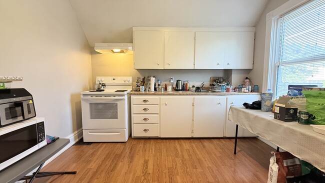 Building Photo - 91 Becher St