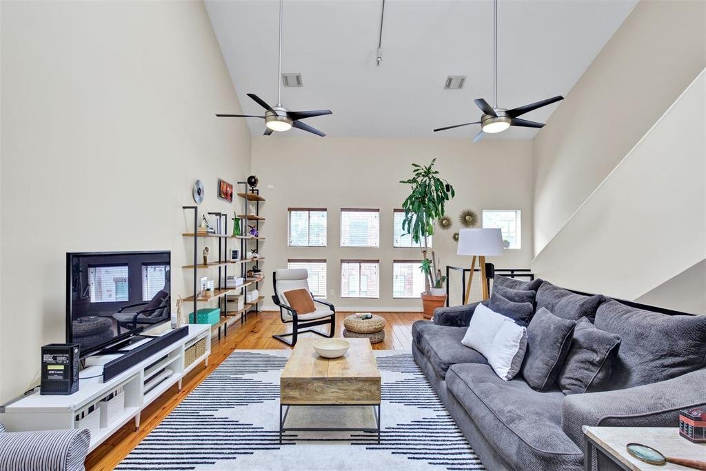 Primary Photo - 918 Ruthven Street, Houston, TX 77019 - 2 ...