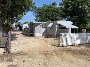 Building Photo - 740 Largo Rd