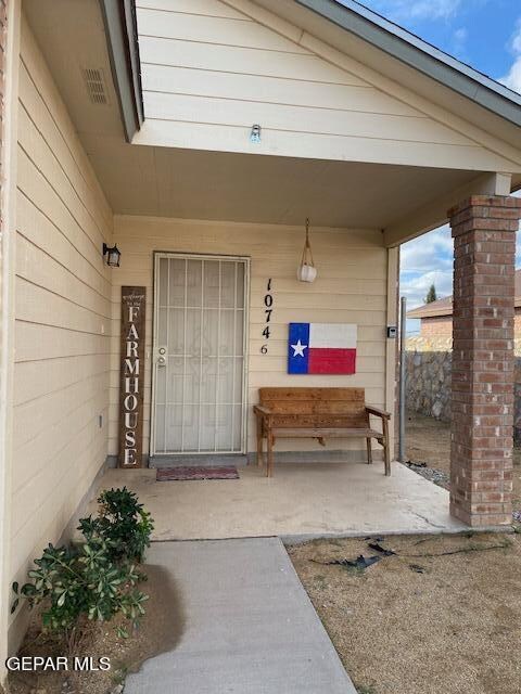 Primary Photo - 10746 Shady Valley Dr