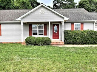 Building Photo - 5311 Oaktree Dr