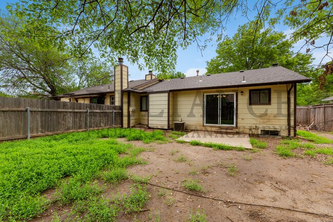 Foto del edificio - 117 S Lark Ln