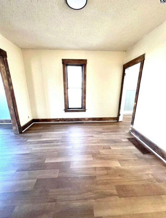 Foto del edificio - 709 E Ave B