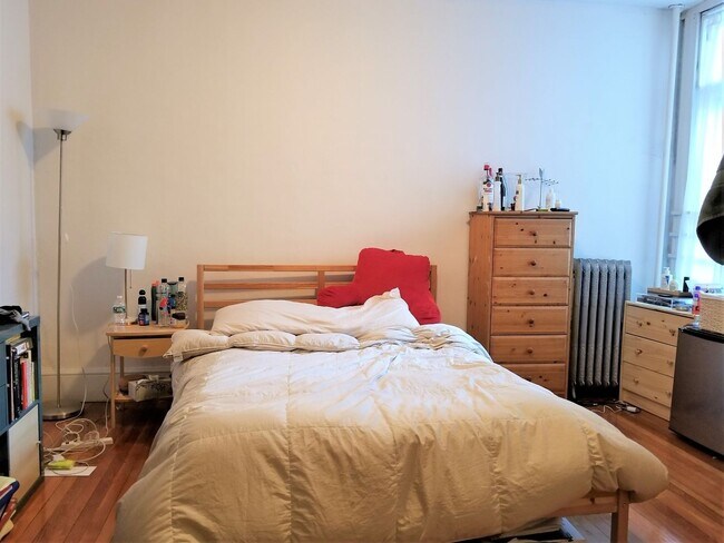 Photo - Charming 4-Bed Brownstone Near BU — Modern... Apartment