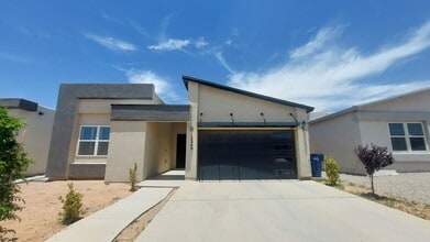 Building Photo - 12349 Desert Wolf Ave