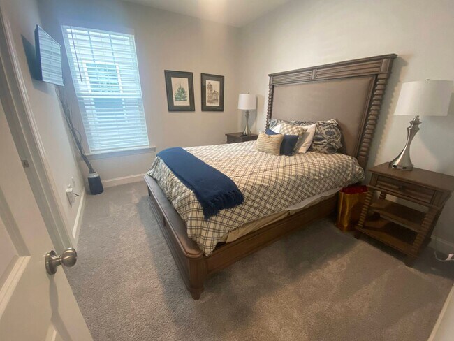 Foto del edificio - Brier Creek Living in a 4 Bedroom 3.5 Bath...