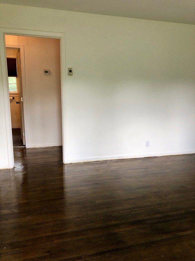 Foto del edificio - 533 Northcrest Dr