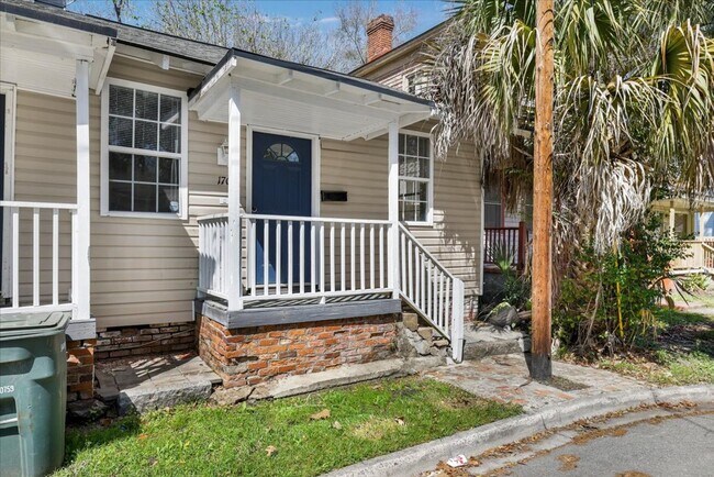 Building Photo - 1709 LeGrand Street
