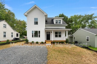 Building Photo - 105 Hillcrest Dr