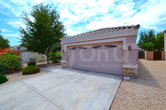 Foto del edificio - 1225 E Maddison St