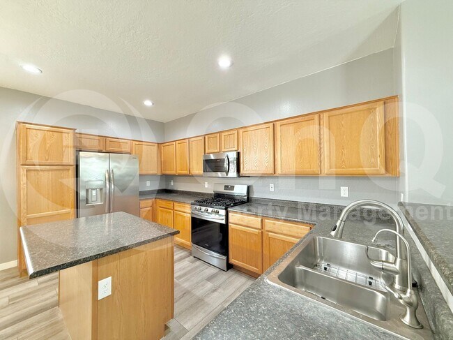 Building Photo - 3148 E Merlot St