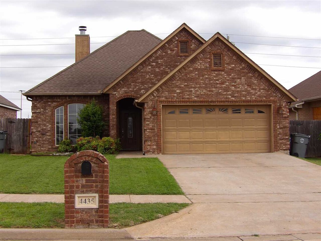 Primary Photo - 4435 NW Wolfcreek Blvd