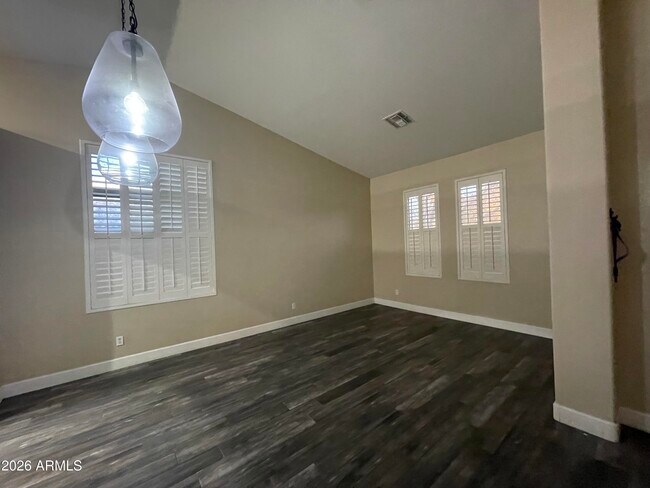 Building Photo - 5168 W Morten Ave