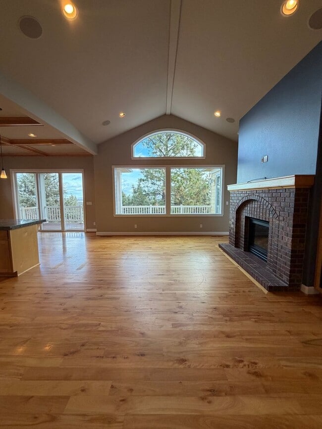 Building Photo - 3334 NW Bungalow Dr