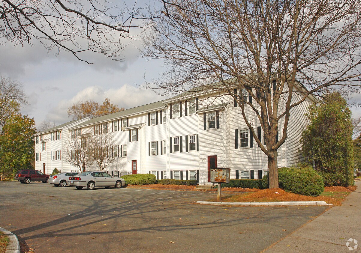Primary Photo - 900 S Main St