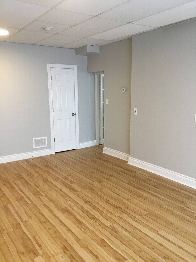 Photo principale - 299 Simcoe St S