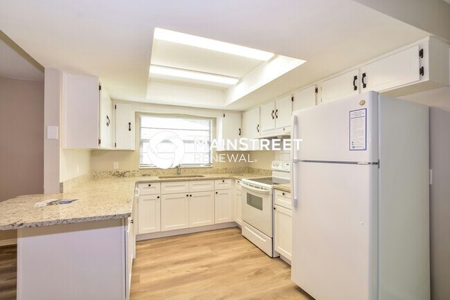 Building Photo - 4 Bedroom Pet-Friendly Home in MERRITT ISL...