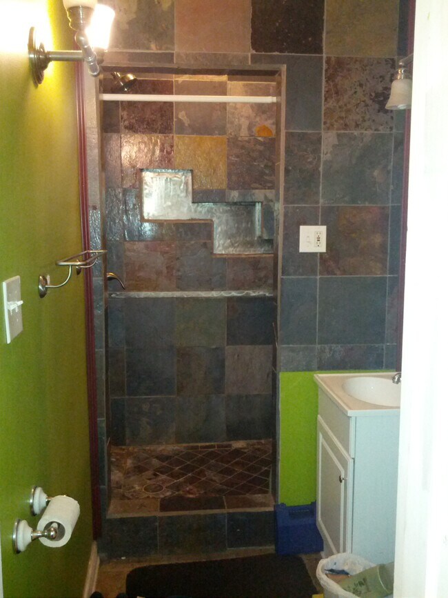 Bathroom - 11336 W Jefferson Ave
