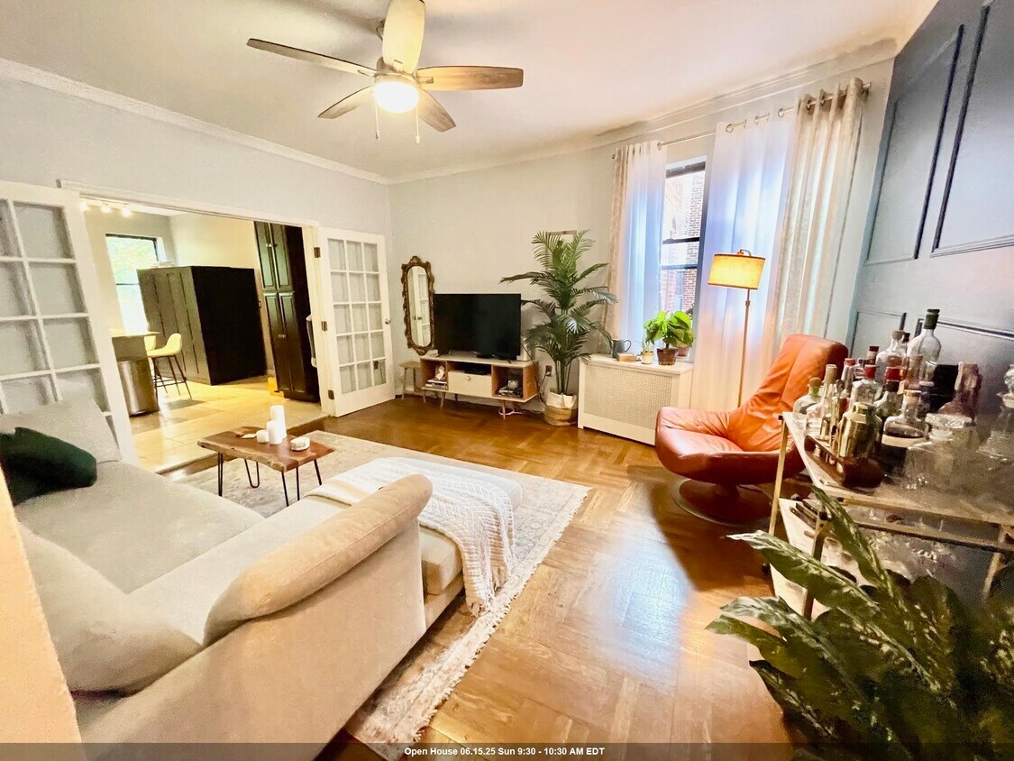 Foto principal - 35-39-39 51st St