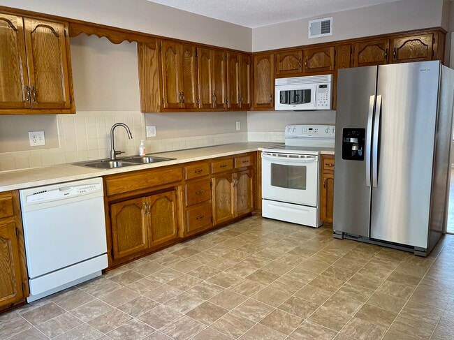 Kitchen - 4613 Wyoming St