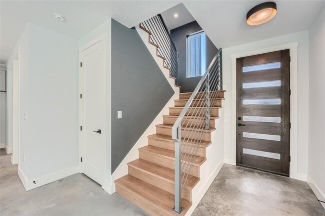 Building Photo - 1707 Perez St