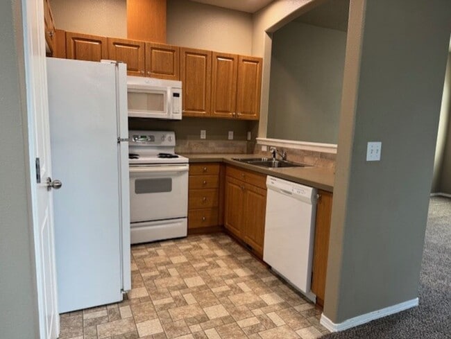 Building Photo - Gar471