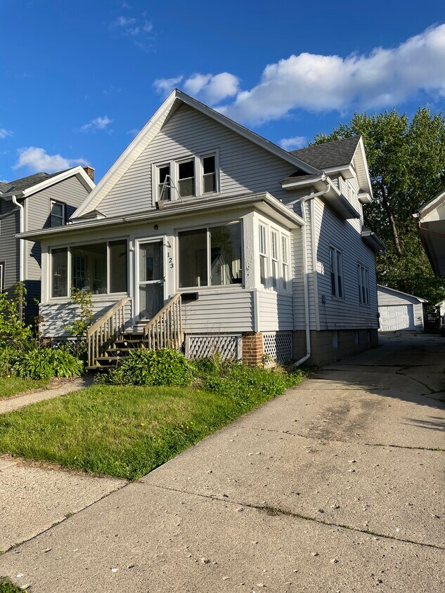 Foto principal - 123 Washington St