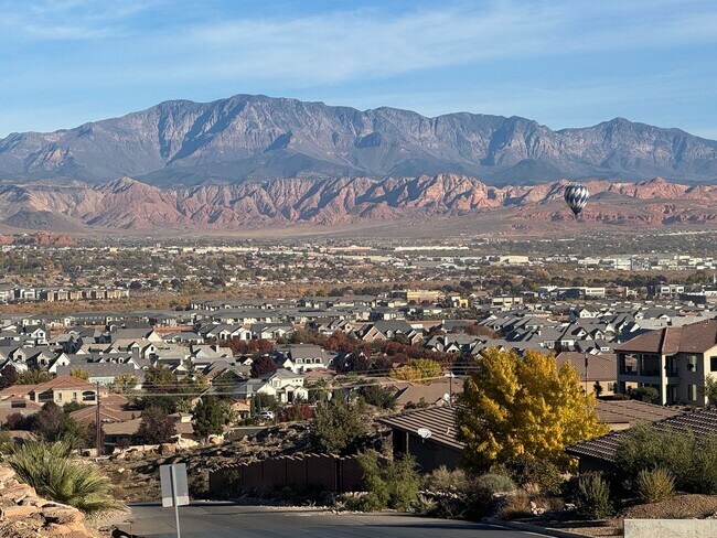 Foto del edificio - Stone Cliff - Private Gated - VIEWS - FURN...