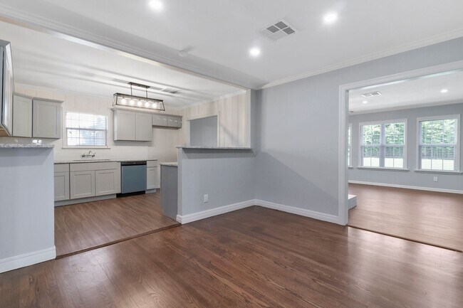 Foto del edificio - Completely Renovated Home Less Than 1 Mile From TCU