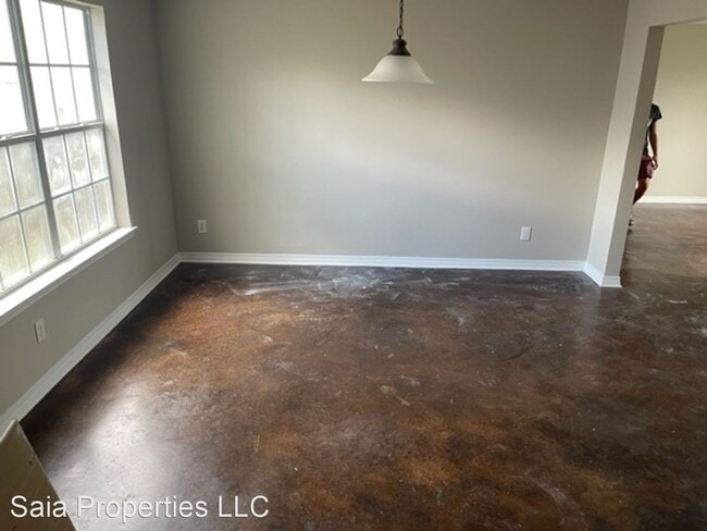 Building Photo - 3 br, 2 bath House - 16074 Zenith Dr