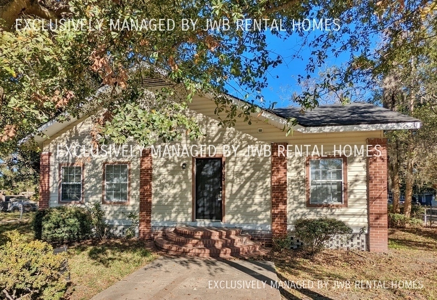 Primary Photo - 3005 W 5th St