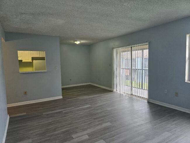 Foto del edificio - 2531 N Alafaya Trail